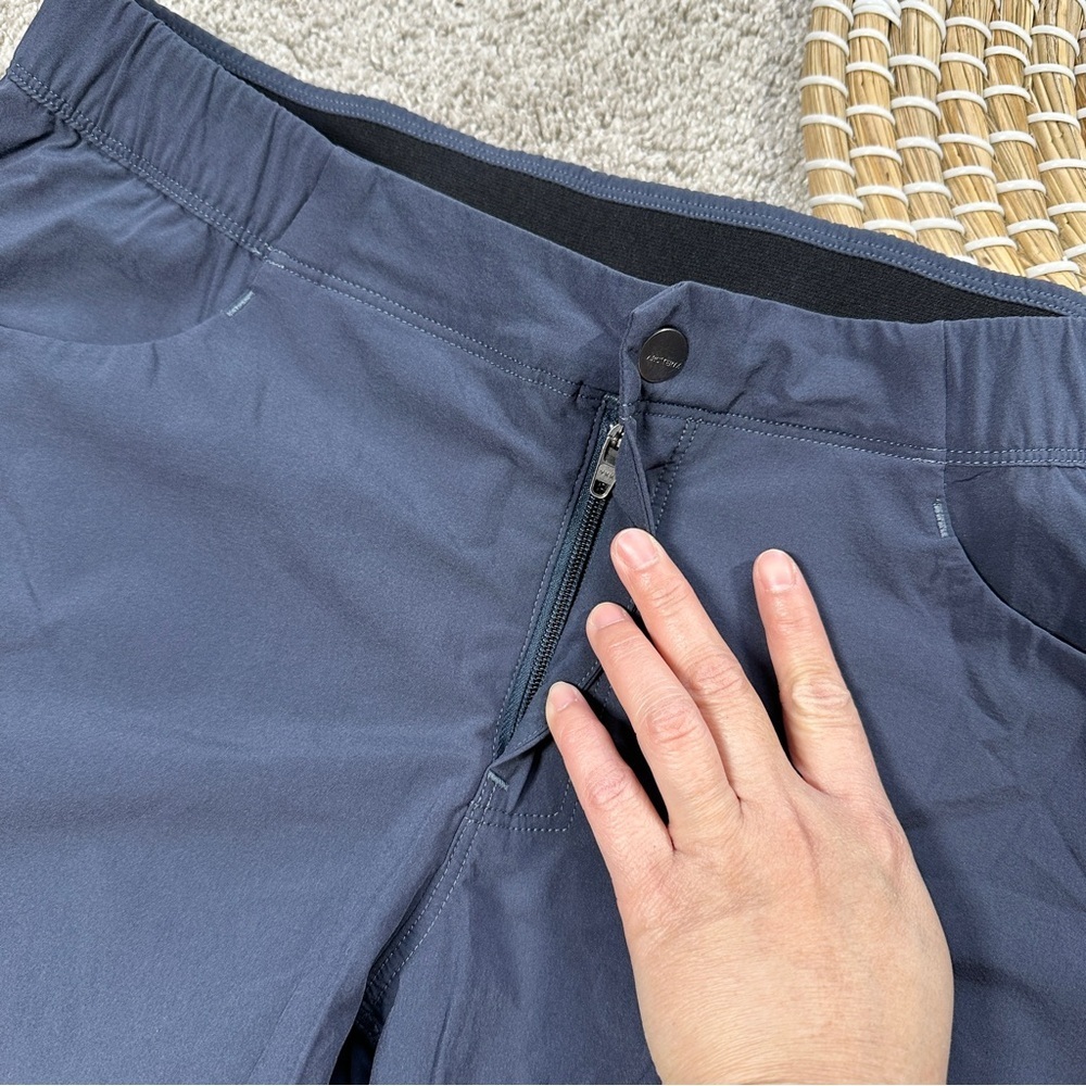 Arc’teryx Women’s Alroy Short 7” Mid Rise Lightweight Outdoor Hiking in Navy 6 - Picture 6 of 16
